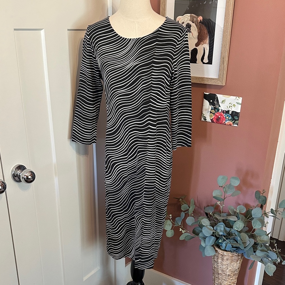 Marimekko Mutu Black and White wave Nakki Pattern Medium midi 3/4 sleeve Dress